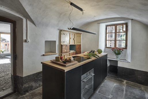 CASA MALUSSI: IM 500JÄHRIGEN STEINHAUS KÖNNEN FERIENGÄSTE AB SOFORT BERGELLER BAUKULTUR ERLEBEN