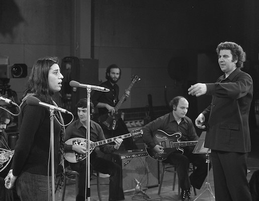 ZUM TOD VON MIKIS THEODORAKIS