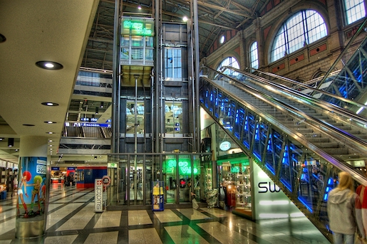 DER SCHWEIZER DESIGNER UND ARCHITEKT ROBERT HAUSSMANN IST GESTORBEN