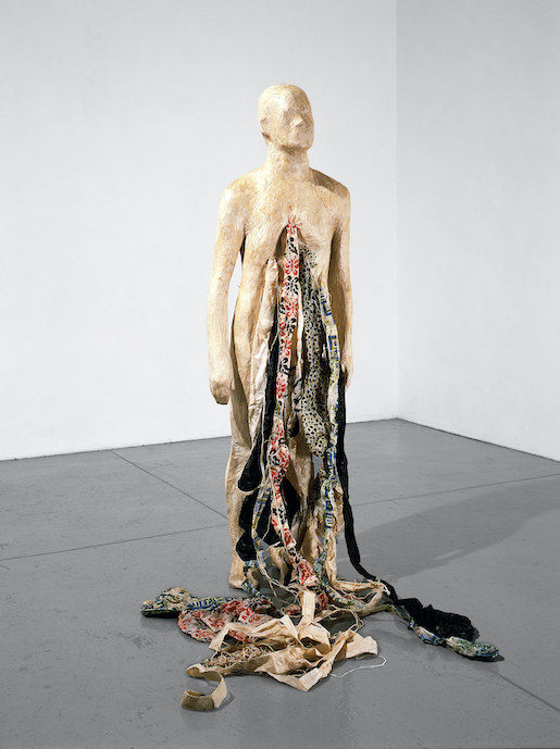 Kiki Smith, Untitled, 1992Graphit auf Metho-Zellulose und handgefärbtes Nepalpa-pier, 160 x 47 x 138 cmD.Daskalopoulos Collection, © Kiki Smith