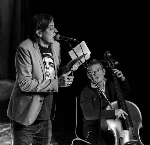 Pedro Lenz (links) und Michael Pfeuti, 2017 - Foto: © KOFMEHL , Hanspeter Zaugg, https://kofmehl.net/fotogalerie/pedro-lenz-michael-pfeuti/