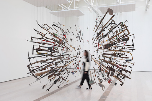 Damián Ortega, Controller of the Universe, 2007 Gefundene Werkzeuge und Draht, 285 x 405 x 455 cm - Foto: Vicente Paredes - Image courtesy der Künstler und Centro Botín, Santander