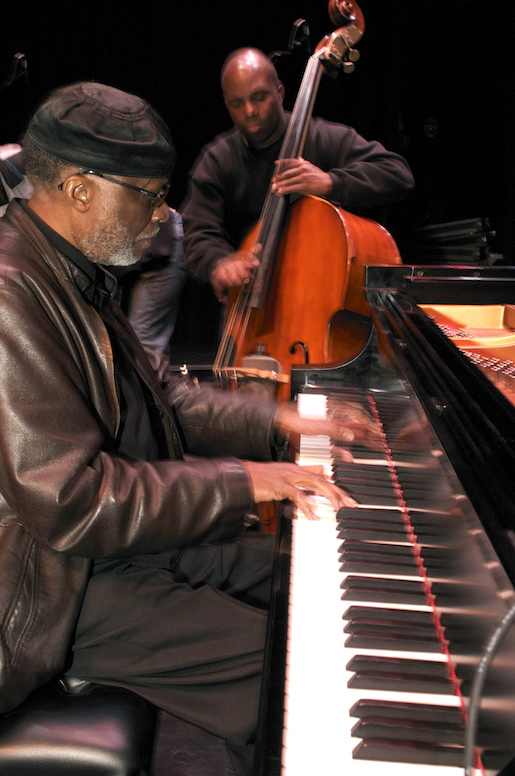 Ahmad Jamal (links) und James Cammack, 2007 - Foto: https://en.wikipedia.org/wiki/User:Vsb - Lizenz: https://creativecommons.org/licenses/by-sa/3.0/deed.en - Datei: https://commons.wikimedia.org/wiki/File:Ahmad_jamal.jpg