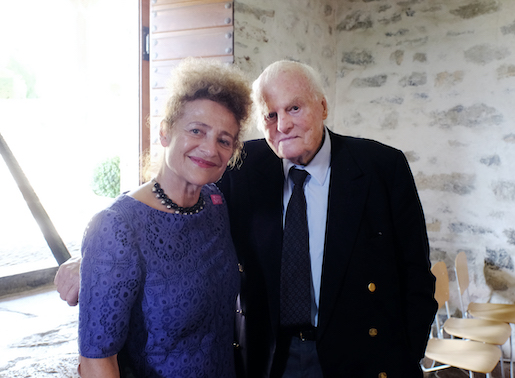 Eberhard W. Kornfeld 2019 in der Schlosskirche Spiez, mit Meret Meyer, Enkelin von Marc Chagall. © Edouard Rieben