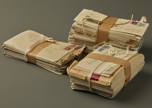 Korrespondenzbündel im Nachlass von Jonas Fränkel, Foto: NB, Simon Schmid