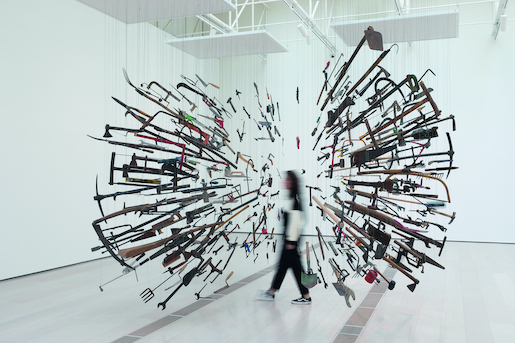 Damián Ortega, Controller of the Universe, 2007, Gefundene Werkzeuge und Draht, 285 x 405 x 455 cm - Foto: Vicente Paredes - Image courtesy der Künstler und Centro Botín, Santander