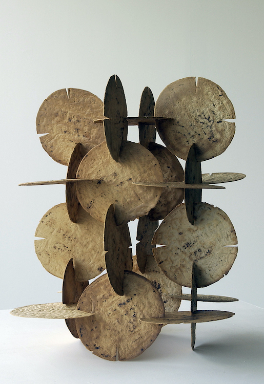 Damián Ortega, Tortillas Construction module, 1998, 50 Maistortillas, variable Grössen - Foto: Marcus Leith and Andrew Dunkley - Image courtesy der Künstler und kurimanzutto, Mexico City / New York
