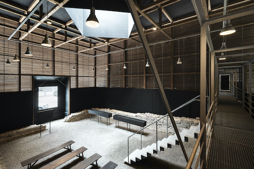 Chiesa di San Giovanni Battista, Fusio (TI). 1990-1996, Mario Botta - Foto: © Noah Santer, Schweizer Heimatschutz