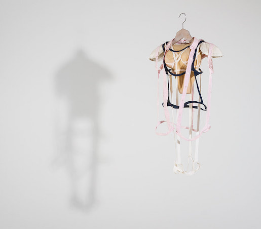 © Anu Põder, Space for My Body (Ruum minu keha jaoks), 1995, Textile, wire and wooden hanger, 50 x 47 x 14 cm - Courtesy of Gianni Manhattan, Estate of Anu Põder, Tartu Art Museum - Photo: Hedi Jaansoo