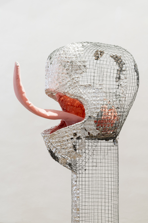 © Anu Põder, Lickers (Limpsijad), 2007, Metal net, foil and textile, 150 × 40 × 50 cm; 40 × 50 × 60 cm - Anu Põder Estate - Foto: Image courtesy Muzeum Susch Art Stations Foundation, photo by Federico Sette