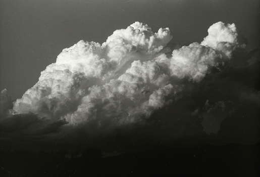 Leo Wehrli, Córdoba, schöne Wolke von Westen bei Villa Cárlos Paz, 1938, Glasdiapositiv, 85 x 100 mm, ETH-Bibliothek, Bildarchiv