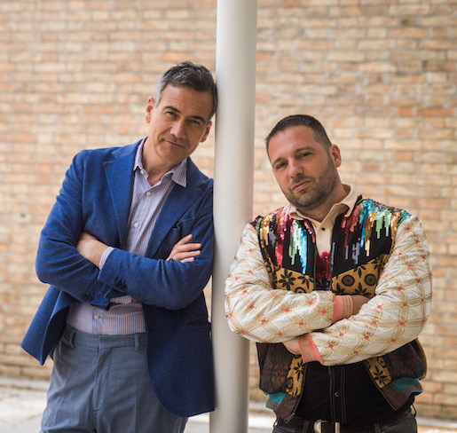 Künstler Guerreiro do Divino Amor (rechts) und Kurator Andrea Bellini - Foto: © Samuele Cherubini, 2023