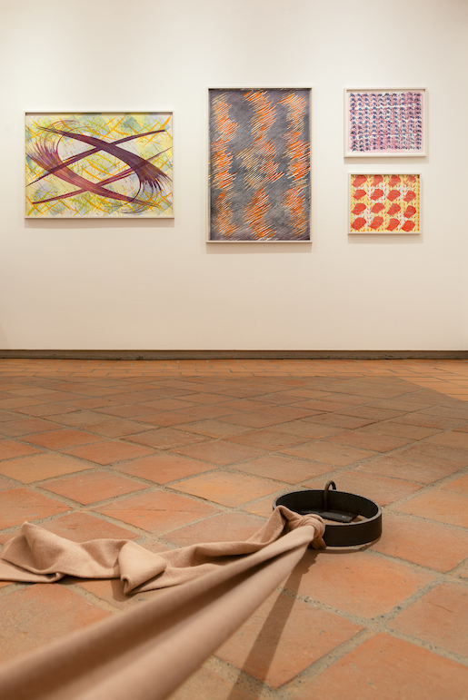 Vue d’exposition © Courtoisie de l’artiste et de la Galerie Gregor Staiger (Zurich), photo: Château de Gruyères