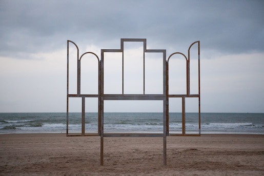 © Kris Martin, Altar, 2014, Courtesy of the artist and Guy Pieters Gallery