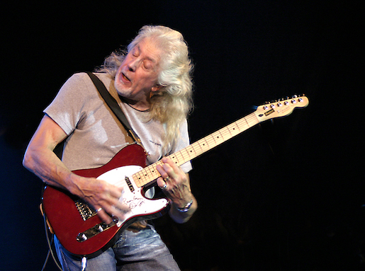 John Mayall, 2004 - Foto: perole, https://www.flickr.com/photos/31346353@N08 - Lizenz: https://creativecommons.org/licenses/by-sa/2.0/deed.de - Datei: https://commons.wikimedia.org/wiki/File:John_Mayall_1.jpg?uselang=de