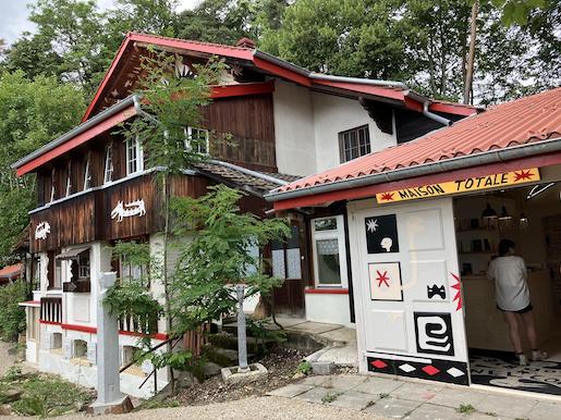 Maison Totale © Augustin Rebetez, https://augustinrebetez.com/