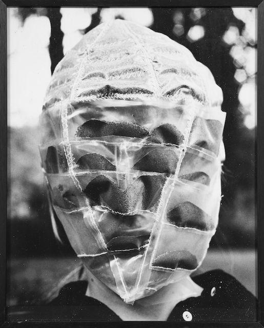 Renate Eisenegger, Maske II, 1972, Analog-Abzug auf Holz, 31 x 25 cm, Depositum der Sturzenegger-Stiftung, Inv. C6804.04