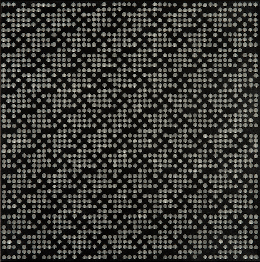 Ruth Moro | H2812 VARIAZIONI SU FONDO NERO I | 2023 | Brattee di hydrangea quercifolia su tela nera | 104 x 104 cm | © Ruth Moro
