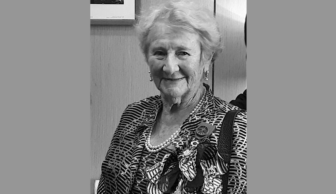 Antonine Maillet, 2017 - Foto: https://www.flickr.com/photos/gnbca/26469739659/in/photolist-J2S1zN-8EwoXG-8EtfdF-8EteWV-8EvMKE-8EvN8f-Gk3k7Z-Gk3kpH/ - Public domain - Datei: https://commons.wikimedia.org/wiki/File:Antonine_Maillet_cropped.jpg