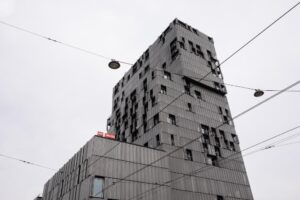 Das Meret-Oppenheim-Hochhaus, Standort des Radiostudios Basel - Foto: © SRF / Matthias Willi
