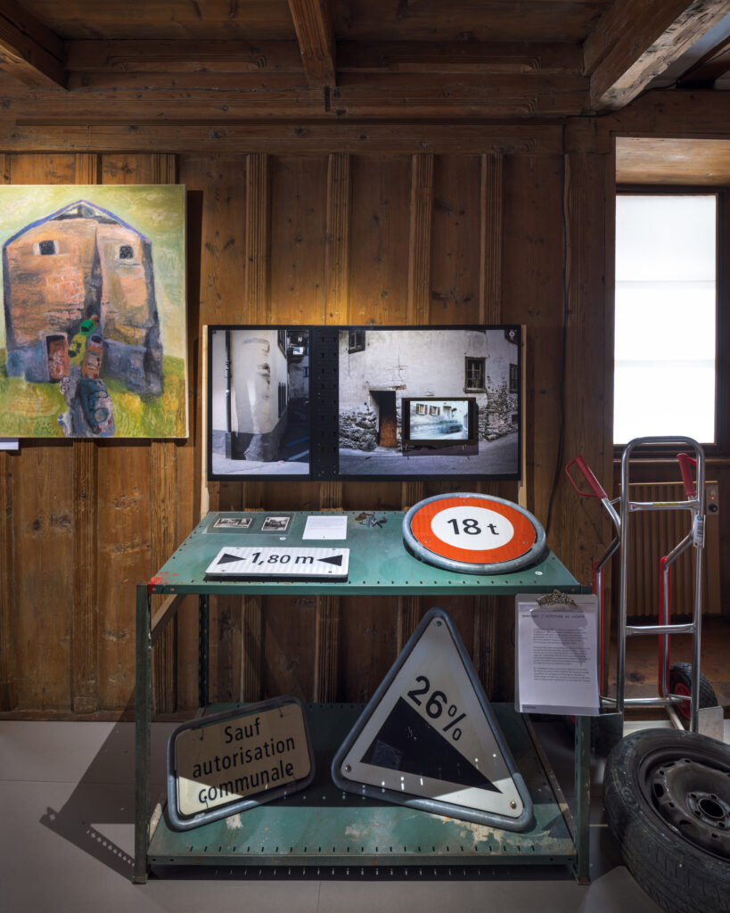Exposition « bagnoles altitudes », Musée de Bagnes, 2025 © Musée de Bagnes, Photo : Olivier Lovey