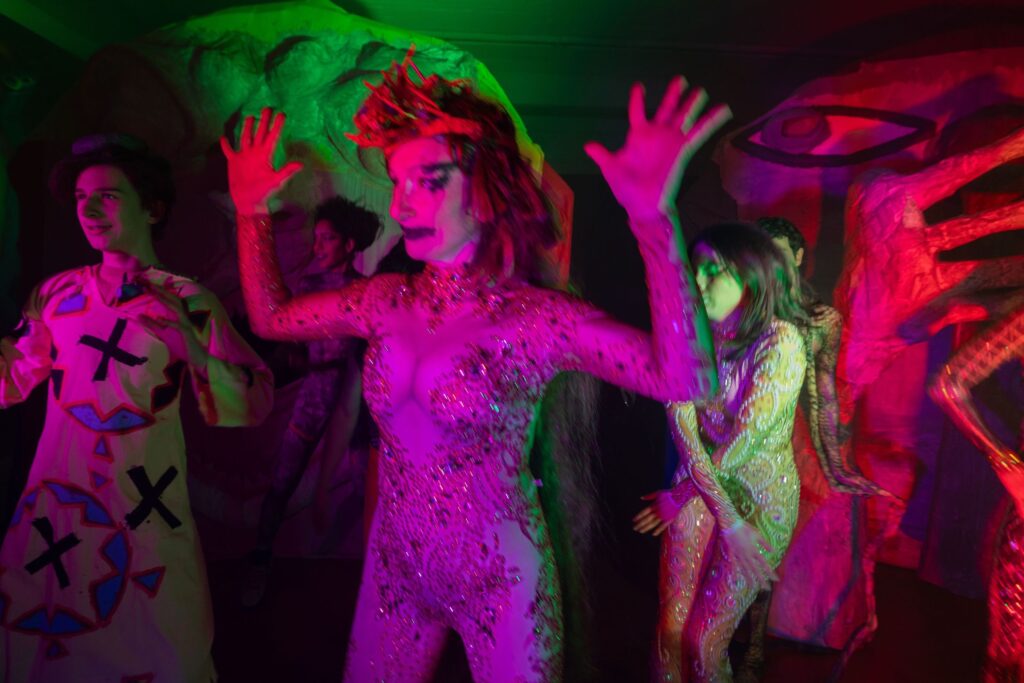 «Monster Chetwynd, The Trompe l‘oeil Cleavage», 2025 - © Monster Chetwynd