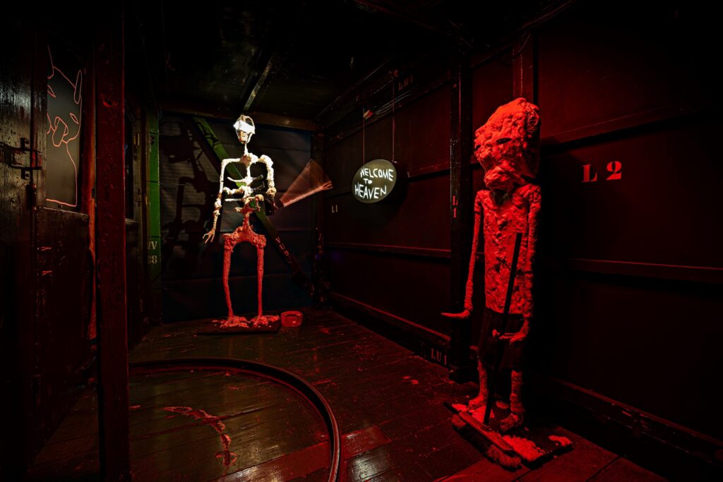 Scream Machines – Kunst-Geisterbahn Künstler:in & Beteiligte: Rebecca Moss und Augustin Rebetez Entstehungszeit: 2025 Copyright: © Museum Tinguely, Basel Creditline: Courtesy of the artists Fotocredit: 2025 Museum Tinguely, Basel; Matthias Willi