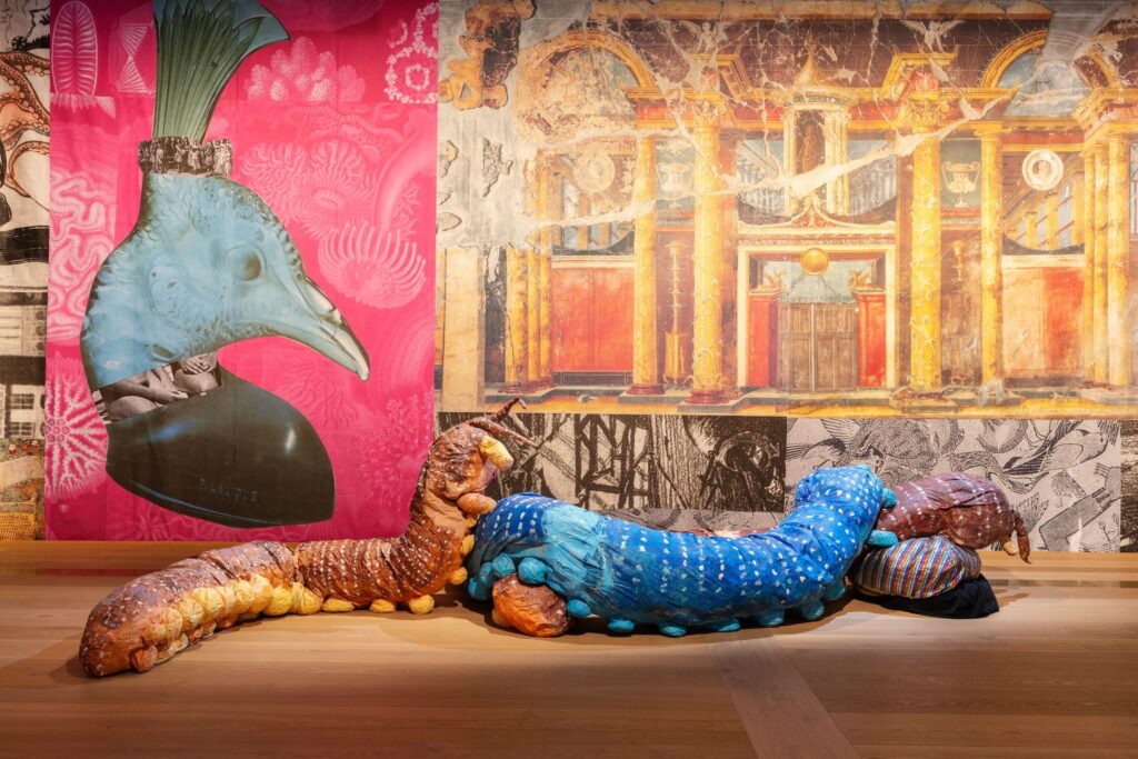 «Monster Chetwynd, The Trompe l’oeil Cleavage», Ausstellungsansicht Kunsthaus Zürich, 2025 - Foto: Franca Candrian, Kunsthaus Zürich, © Monster Chetwynd