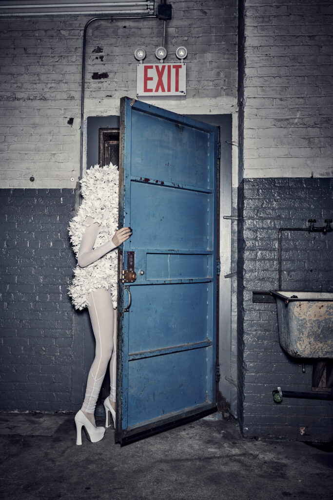 Afterparty. Das Bild entstand anlässlich der Zusammenarbeit zwischen der Kosmetikfirma NARS und Susanne Bartsch, 2019, © Francois Nars für Wørk