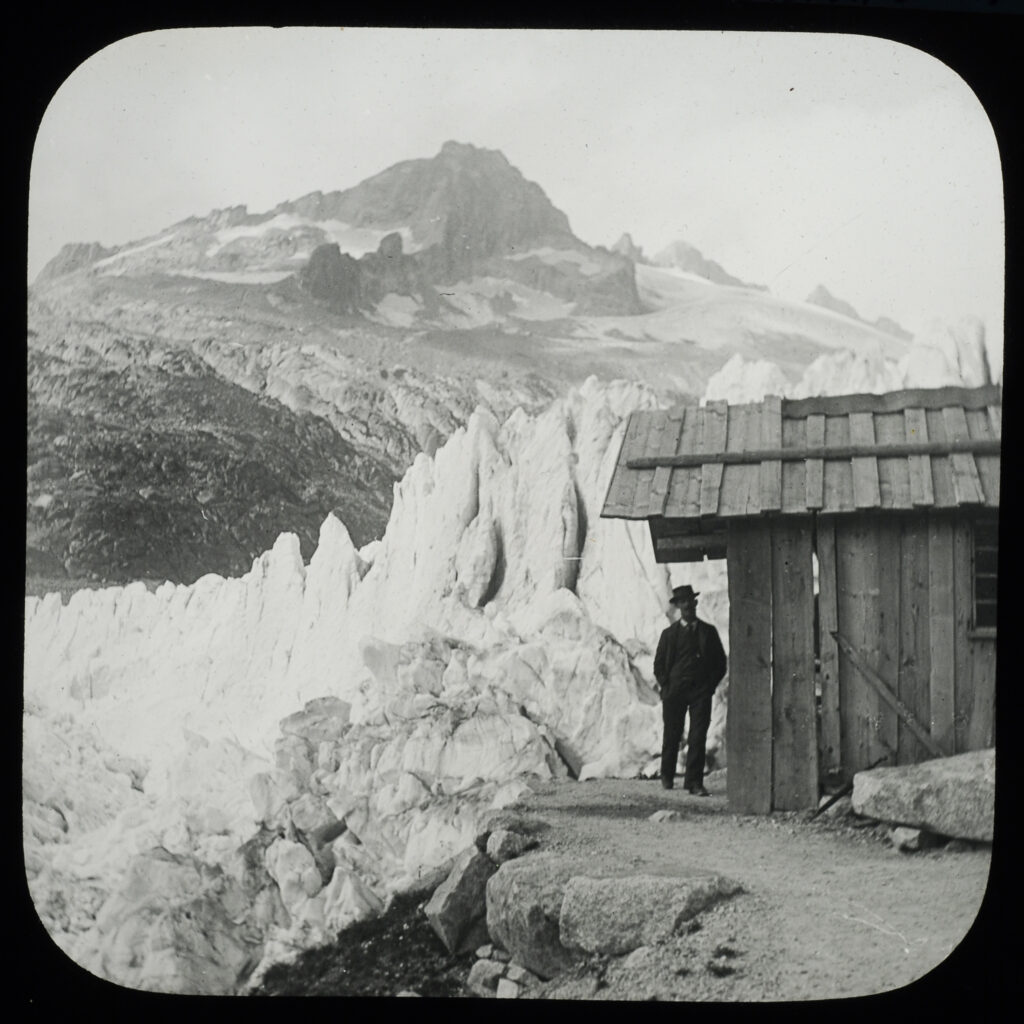 Anonyme, Glacier du Rhône et Gerstenhorn, date inconnue, diapositive pour lanterne magique, © Musée suisse de l’appareil photographique, Vevey.