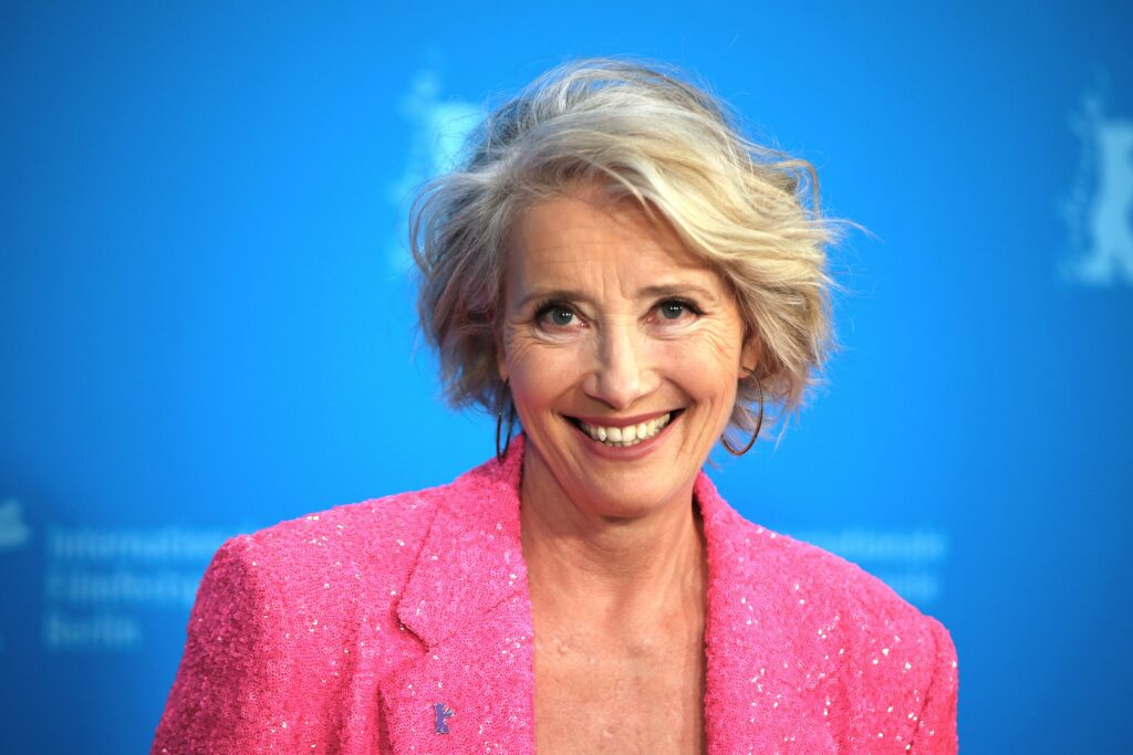 Emma Thompson, Berlin, 2022 - Foto: Elena Ternovaja, https://www.wikidata.org/wiki/Q110906093 - Lizenz: https://creativecommons.org/licenses/by-sa/3.0/deed.en - Datei: https://commons.wikimedia.org/wiki/File:Emma_Thompson,_2022.jpg