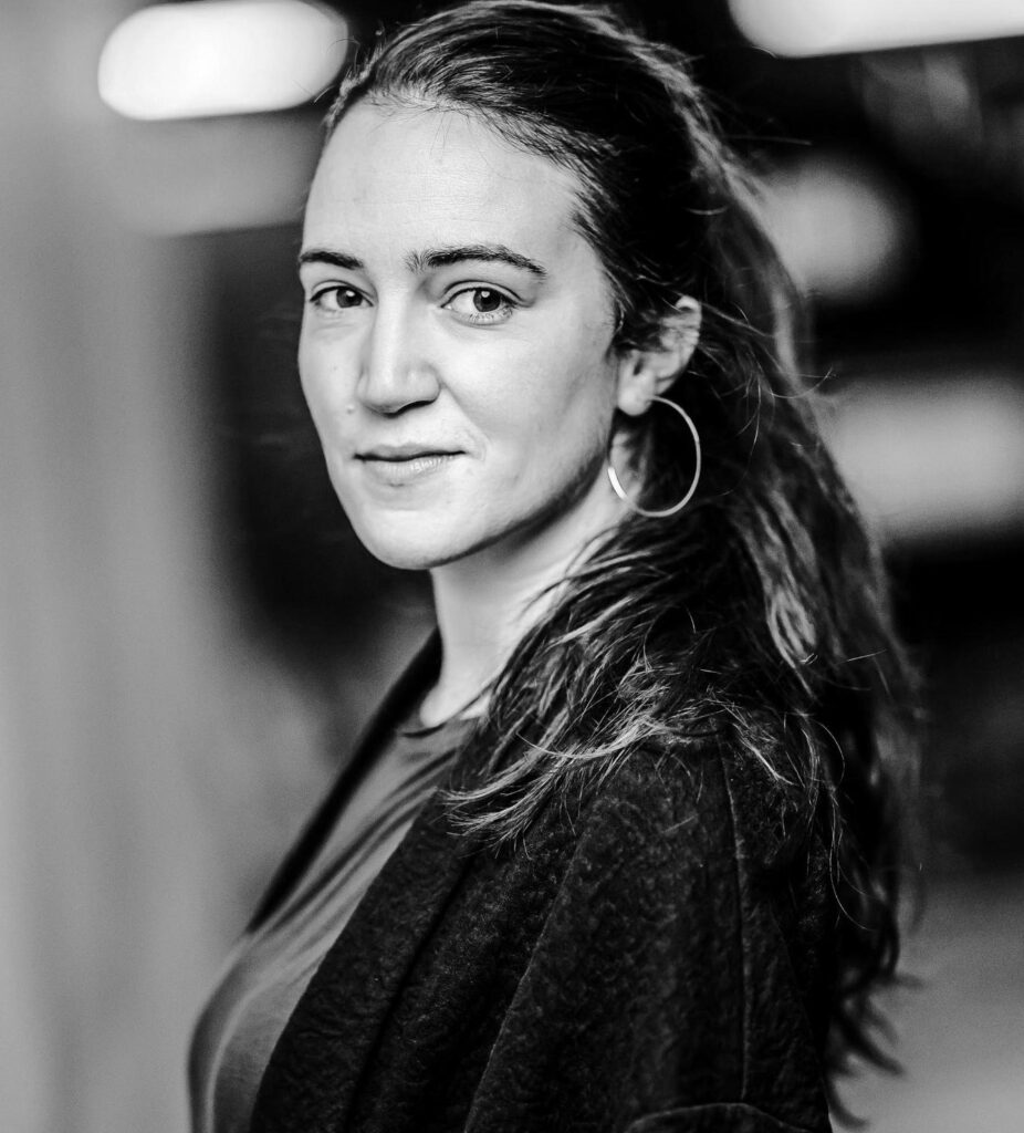 Bild: Maria Milisavljević - Foto: Jochen Quast - Lizenz: https://creativecommons.org/licenses/by-sa/4.0/deed.en - Datei: https://commons.wikimedia.org/wiki/File:Maria_Milisavljevic_by_Jochen_Quast.jpg