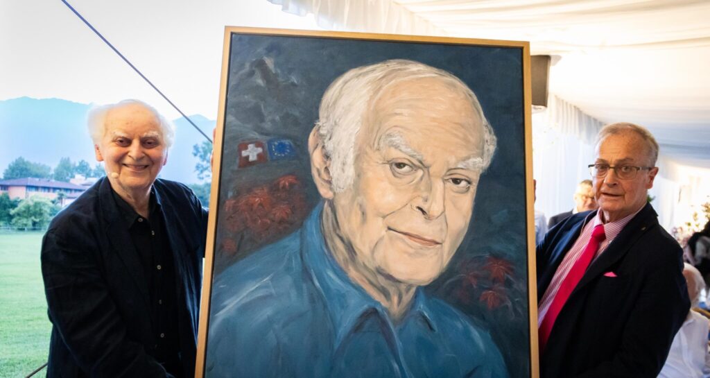 Adolf Muschg mit seinem Portrait (Künstlerin: Tania Jacobi) und Gastgeber Frank A. Meyer - 2025