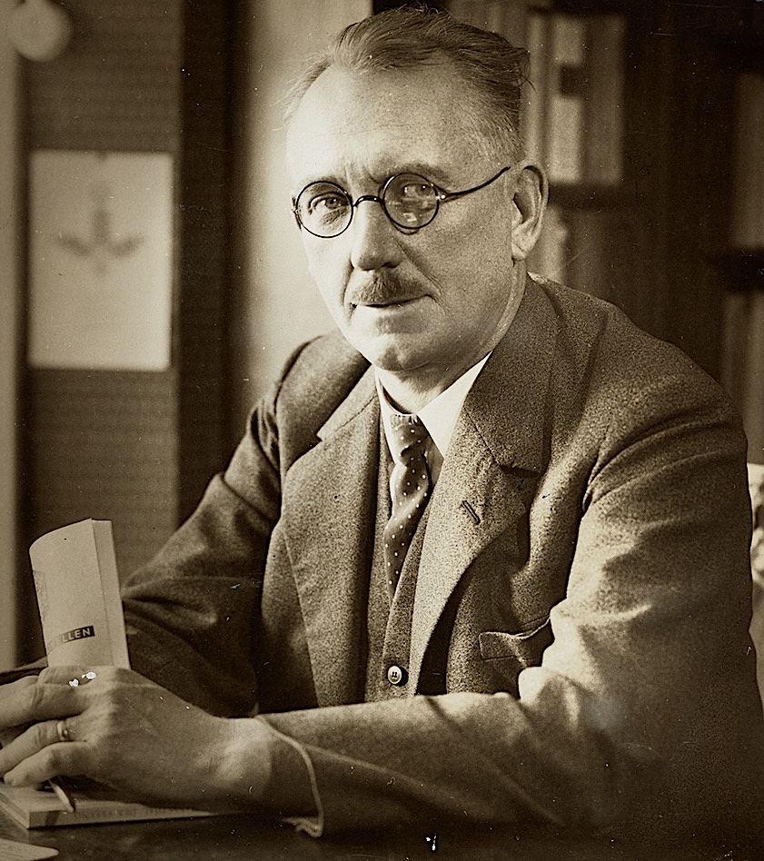 Josef Reinhart, um 1925 in Solothurn. Fotografie von Hans König (Schweizerisches Literaturarchiv, Bern, Nachlass Josef Reinhart, C-1-f-04)
