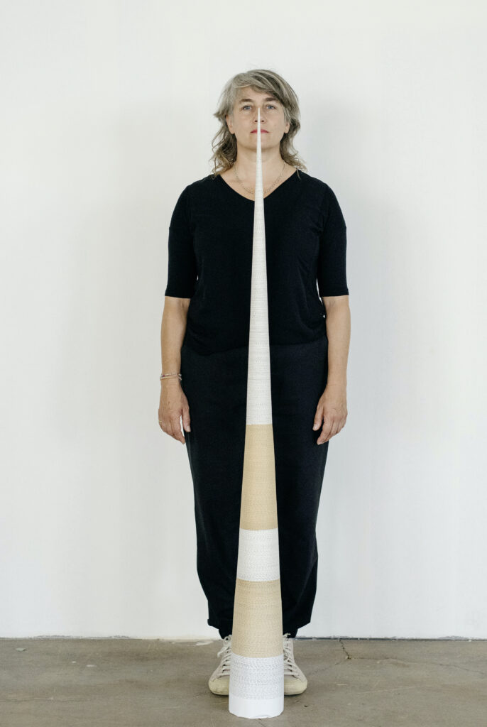 Isabelle Krieg, "endlich" vor Isabelle Krieg, seit 1994 (Lebenszeitprojekt), Fine Art Print, 30 x 21 cm © Nina Maier