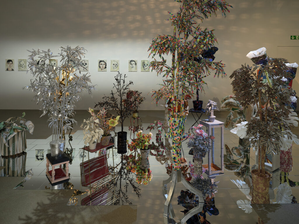 Installationsansicht Klodin Erb
Vorhang fällt Hund bellt
21.9.2025 – 4.1.2026, Aargauer Kunsthaus Foto: David Aebi, Burgdorf