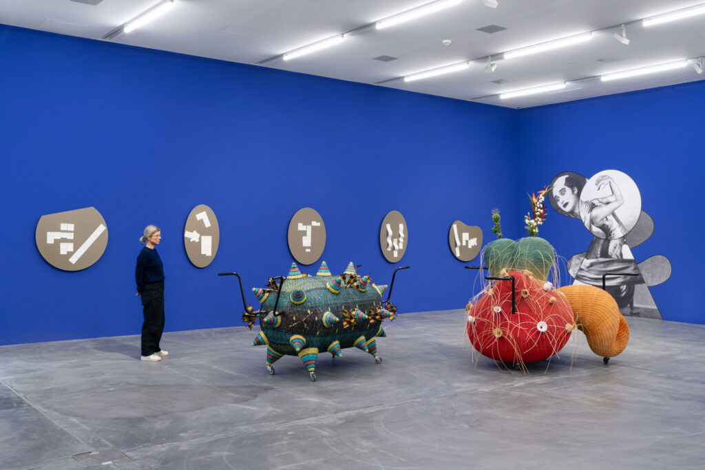 Bild: Ausstellungsansicht «Haegue Yang: Leap Year», Migros Museum für Gegenwartskunst, Zürich, 2025 - Foto: © Studio Stucky