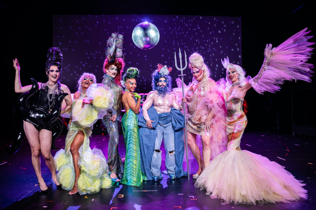 Bild: Dr. Anis Meschichi aka Klamydia von Karma, Ivy Monteiro, Elias Arens, Sasha Melroch, Karin Pfammatter, Julian Greis, Michel von Känel aka Paprika - Foto: © Toni Suter / T+T Fotografie Zürich