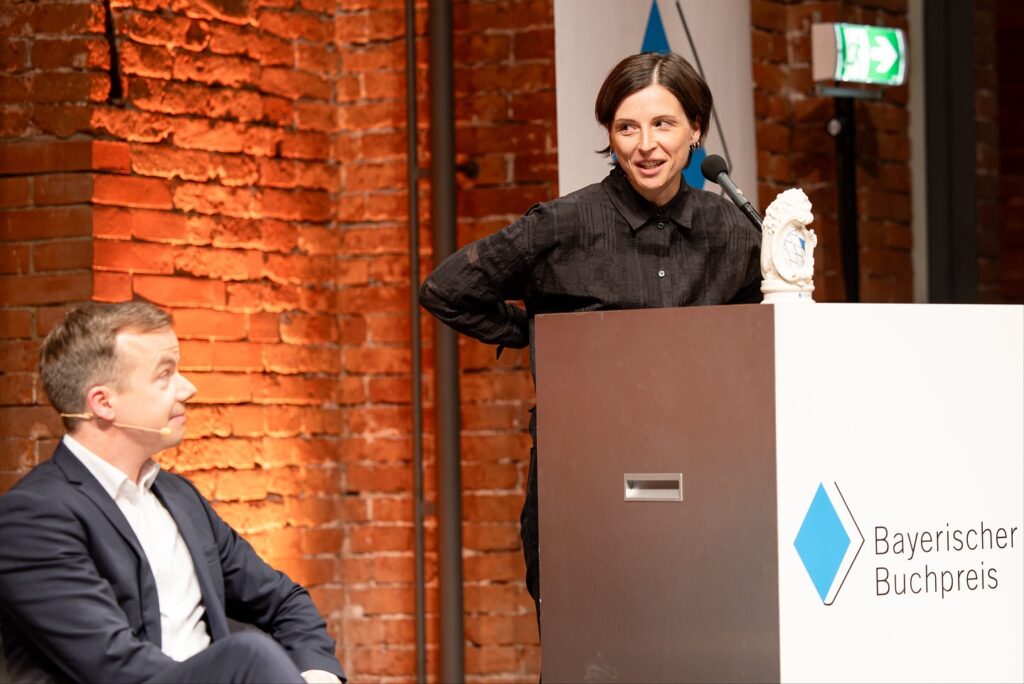 Gewinnerin Dorothee Elmiger, © Bayerischer Buchpreis 2025, https://www.facebook.com/photo/?fbid=1230595755761369&set=pcb.1230595972428014