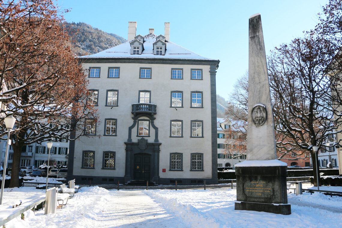 Regierungsgebäude Kanton Graubünden - Foto: © https://www.gr.ch/DE/Medien/fotos/Seiten/Fotos.aspx