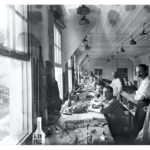 Arbeiterschaft der Holztypenfabrik Roman Scherer vor dem Fabrikgebäude in Kriens, um 1902Foto: Niklaus Grüter © Museum im Bellpark, Kriens