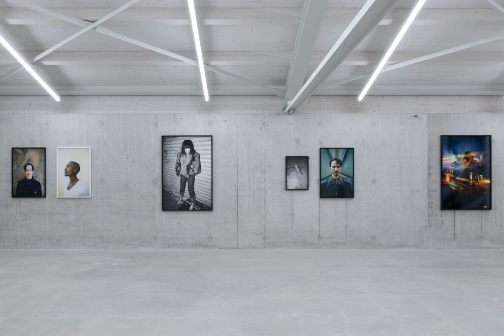 Georg Gatsas, diverse Werke, 2009-2022. Courtesy the artist. Ausstellungsansicht Kunsthaus Baselland 2025. Foto: Gina Folly