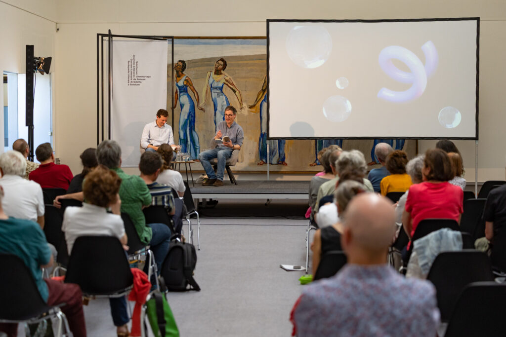 Yari Bernasconi (l.) und Matteo Terzaghi bei den Solothurn Literaturtagen 2025 - Foto: © fotomtina