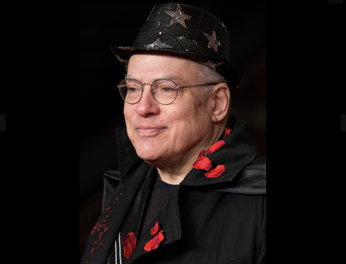 Rosa von Praunheim, 2018 - Foto: Martin Kraft, https://photo.martinkraft.com/ - Lizenz: https://creativecommons.org/licenses/by-sa/3.0/ - Datei: https://commons.wikimedia.org/wiki/File:MJK_16033_Rosa_von_Praunheim_(Berlinale_2018)_crop.jpg