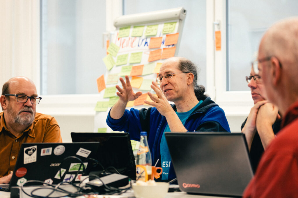 Diego Hättenschwiler (Bildmitte) - Foto: Christoph Braun, 2019, https://commons.wikimedia.org/wiki/User:Christoph_Braun, - Public domain - Datei: https://commons.wikimedia.org/w/index.php?curid=76330894