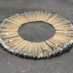 Julia Steiner, Iris (I see), seit 2008, alle verbrauchten Pinsel der Künstlerin Masse: Ø 100 cm Courtesy die Künstlerin und Galerie Urs Meile Foto: Serge Hasenböhler