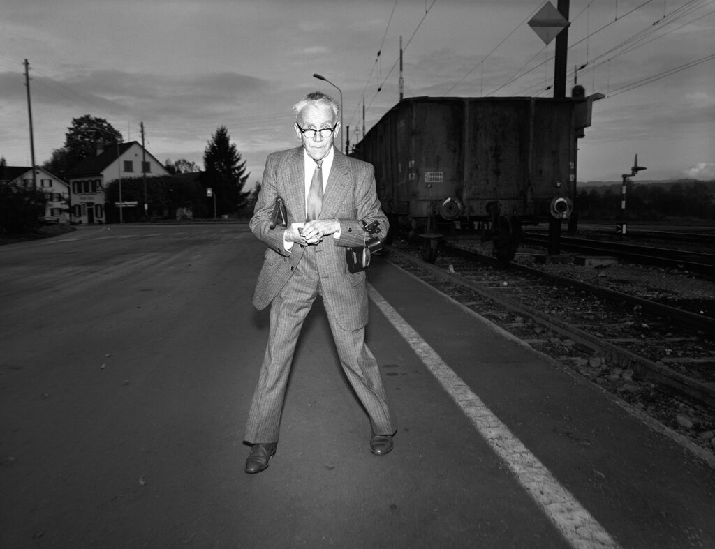© Raymond Meier, Pedestrians #70, du Portfolio Twelve Photographs, 1975-1992