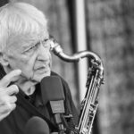 Michel Portal, 2021 - Foto: Schorle, https://commons.wikimedia.org/wiki/User:Schorle - Lizenz: https://creativecommons.org/licenses/by-sa/4.0/deed.en - Datei: https://commons.wikimedia.org/wiki/File:Trio_Michel_Portal_-_Lionel_Loueke_-_Christi_Joza_Orisha_11.jpg