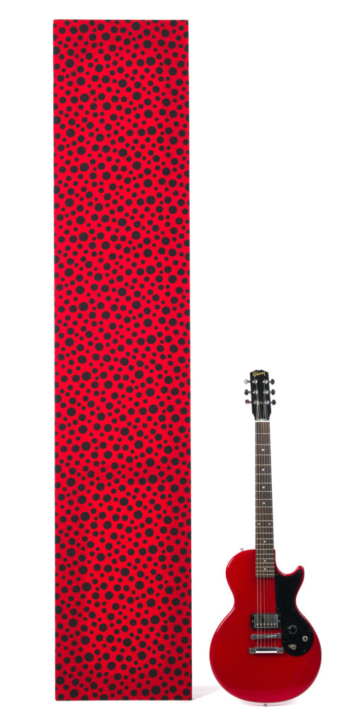 Guitare électrique Gibson Melody Maker et tissu imprimé tendu sur chassis, 203 x 41 x 3.5 cm (toile), 100 x 33 x 7 cm (guitare) Don de John M Armleder, 1994, Inv. E 2005- 0805 © Musée d’art et d’histoire, Genève