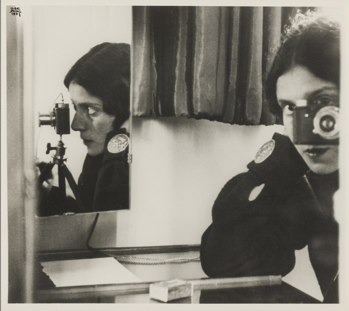 Ilse Bing, Self-Portrait in Mirrors, 1931 / 1979, Stampa alla gelatina ai sali d’argento, MASI Lugano. Collezione Città di Lugano. Acquisto 2023